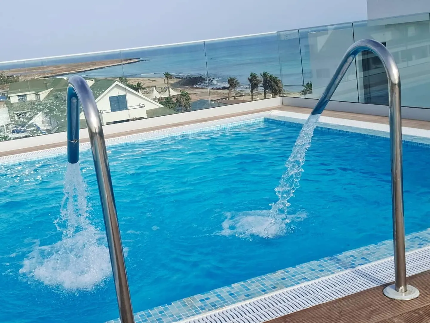 Luxury Lux • Rooftop pool • 15 meters from beach — Pool