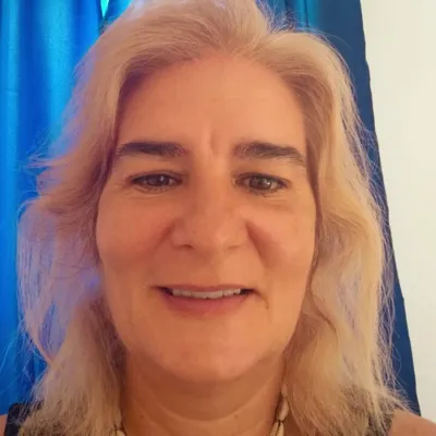 Host Vyara