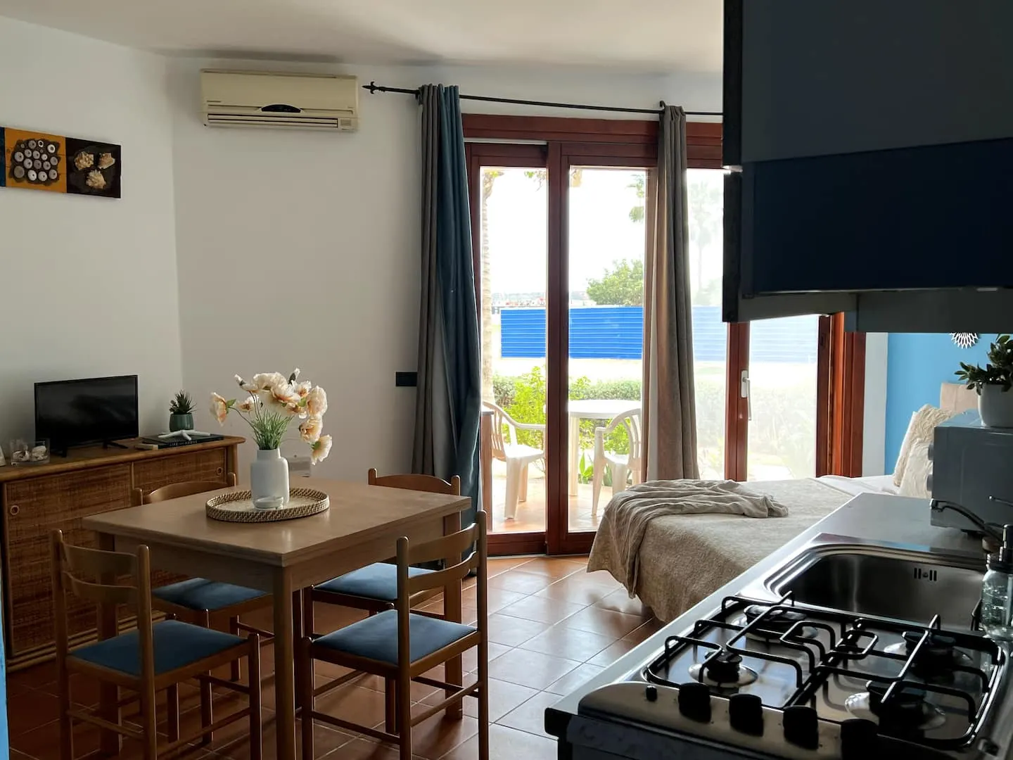 Porto Antigo 2 - Private Studio - OCEAN VIEW — Dining area