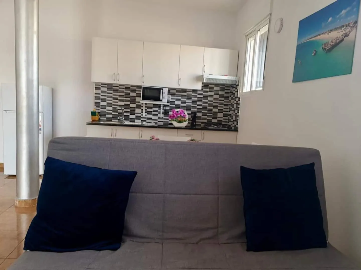 Franmay 1: One-bedroom apartment — Living room