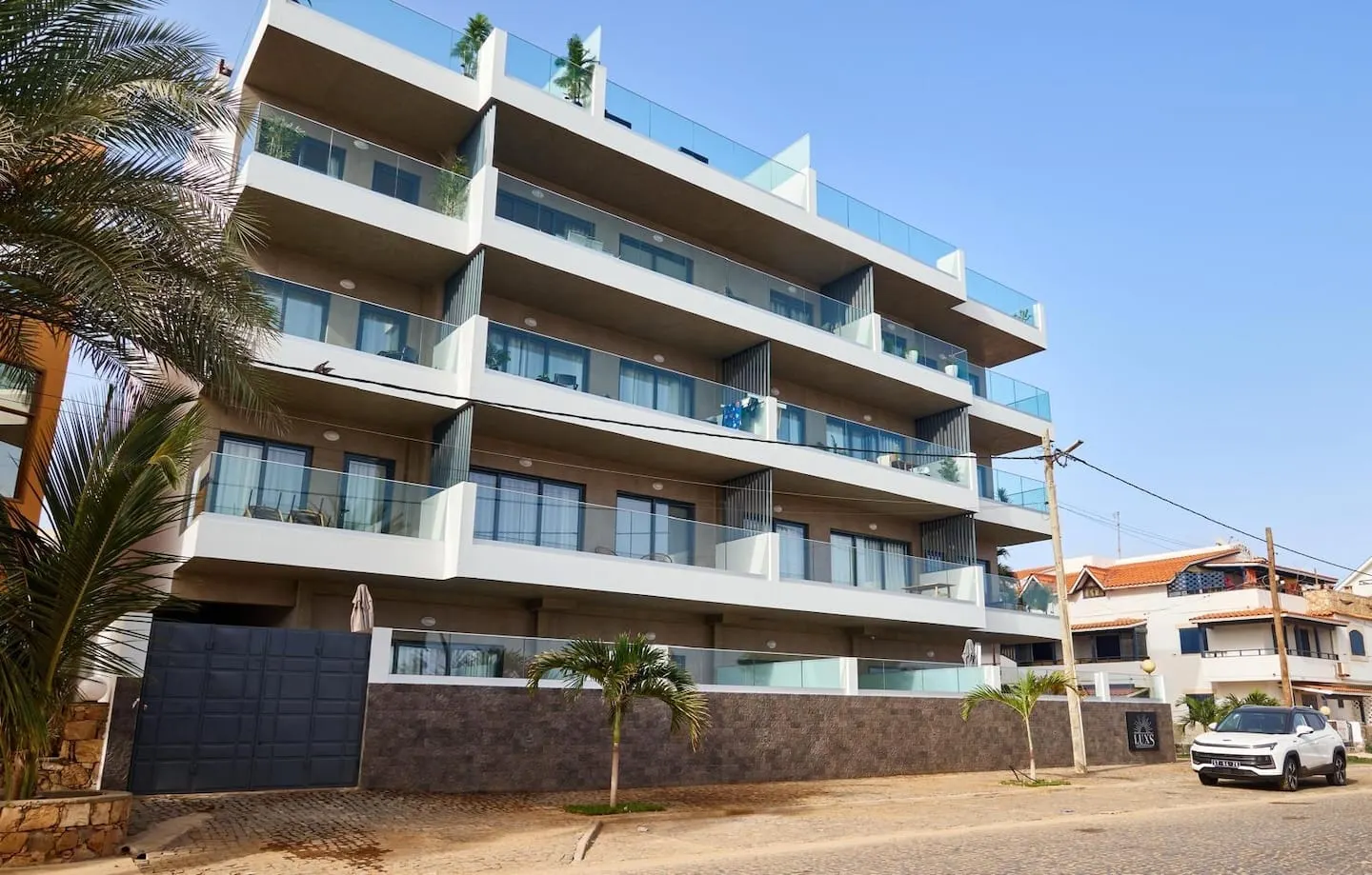 Refugio Sal — Exterior