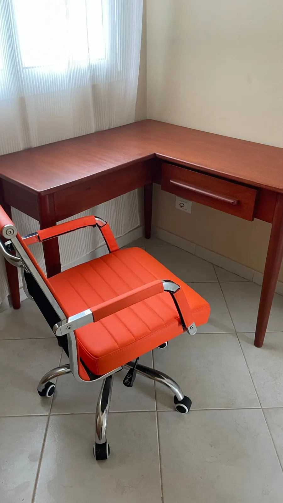 Cozy apartment near beach (pontao) & center — Office