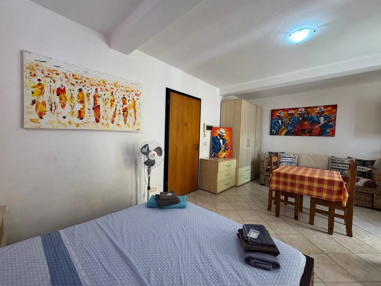 Holiday Properties Sea View Apartment — Additional photos
