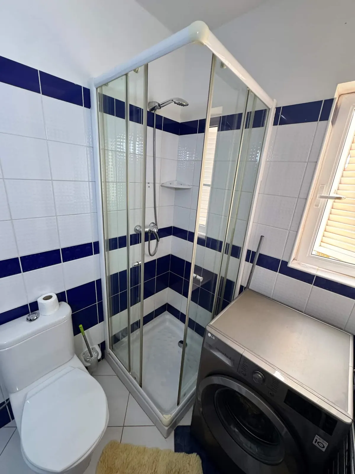 Holiday Properties Ca' Almeida — Full bathroom
