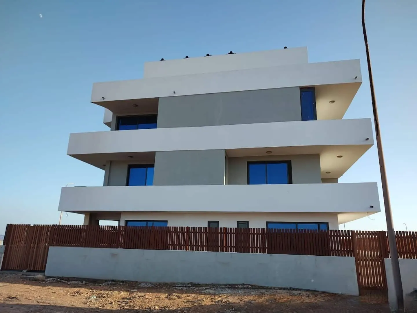 JoLi Beach House - Charming Third Floor T1 Center — photo 36