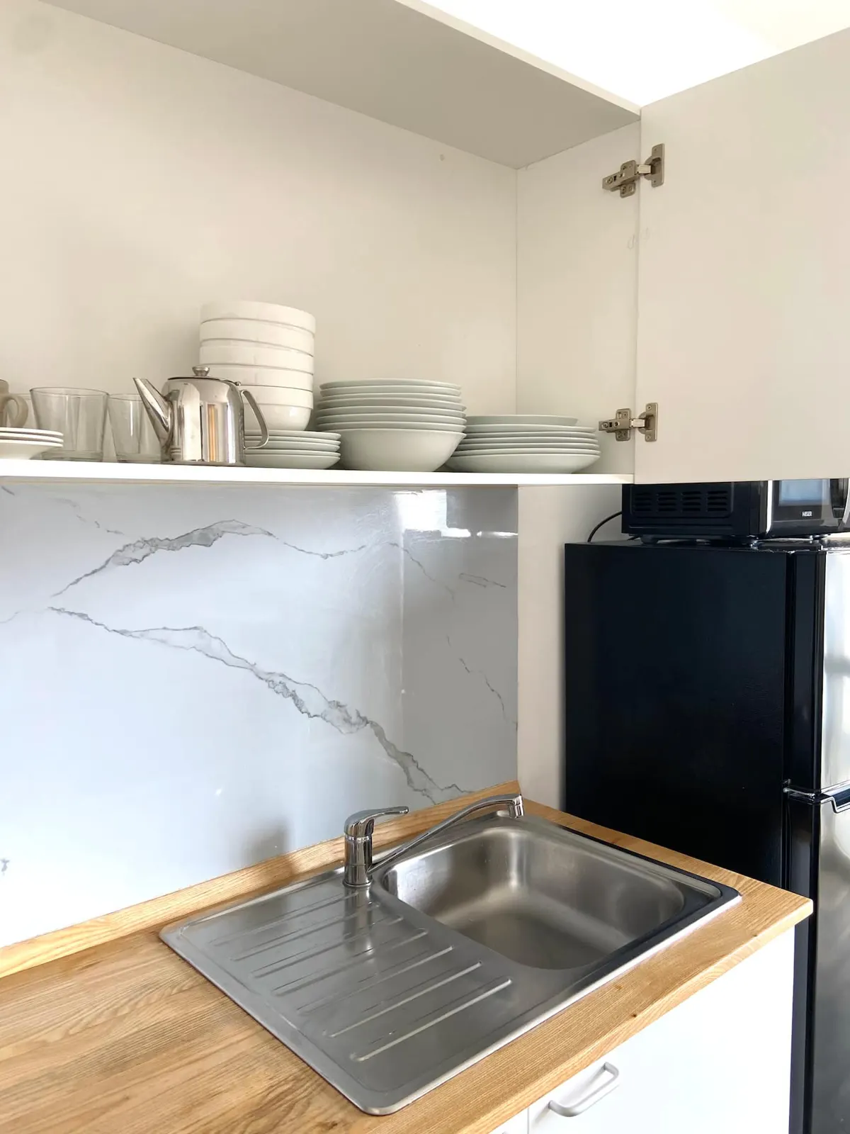 MaRiRa Apartments T1 – Comfort in Santa Maria — Full kitchen