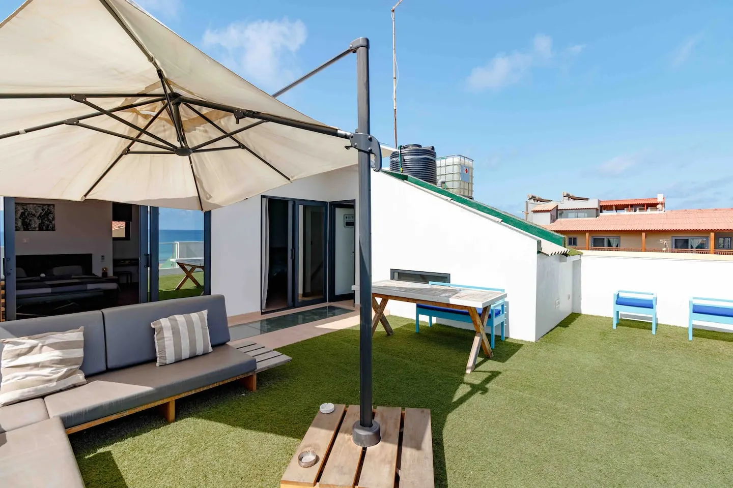 Brandnew Rooftop Gem with Stunning Seaview — photo 7