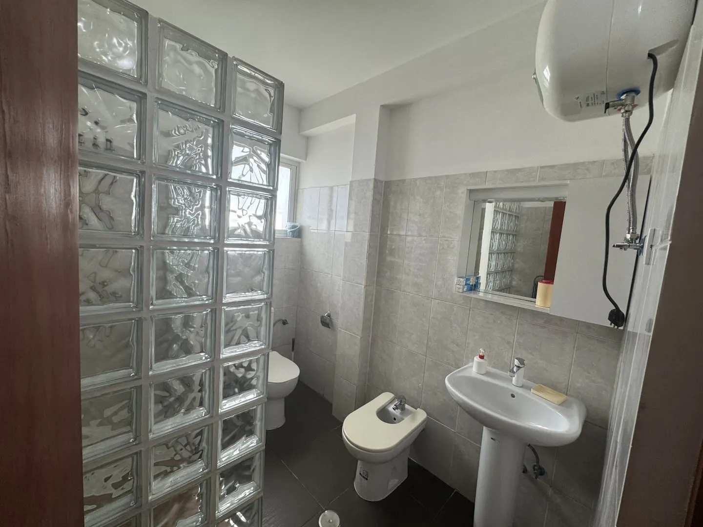 Holiday Properties Tropicana — Full bathroom
