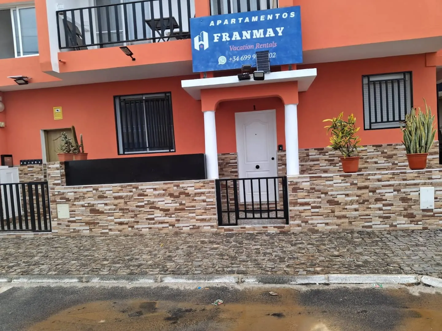 Franmay 1: One-bedroom apartment — Exterior