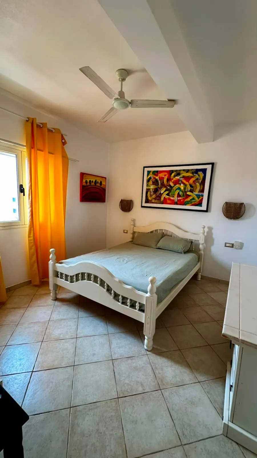 Seafront Apartment Shell Beach & Kite Beach Views — Bedroom