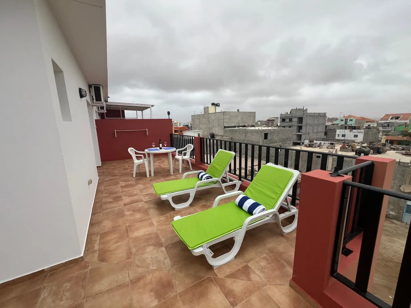 Franmay 8: One-bedroom Penthouse with terrace — Patio
