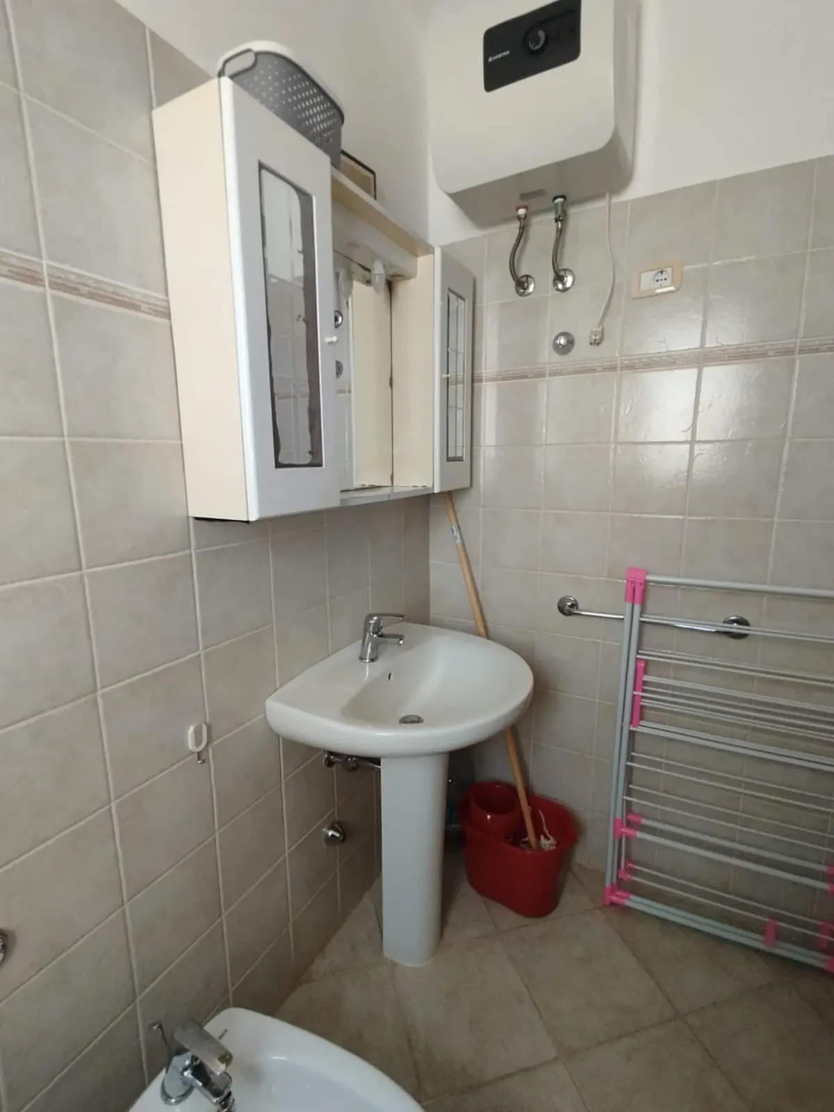 Holiday Properties Sea View Apartment — Full bathroom