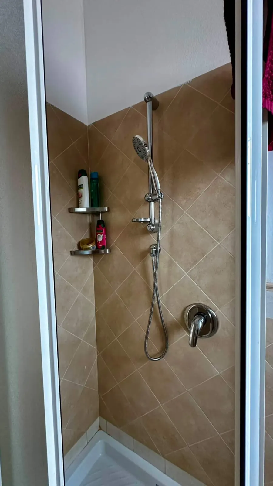 Seafront Apartment Shell Beach & Kite Beach Views — Full bathroom
