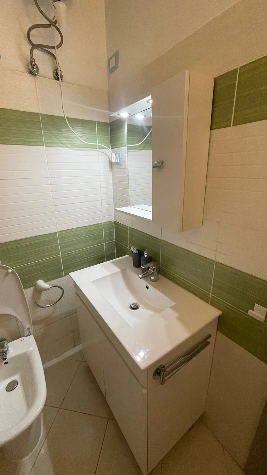 Cozy apartment near beach (pontao) & center — Full bathroom