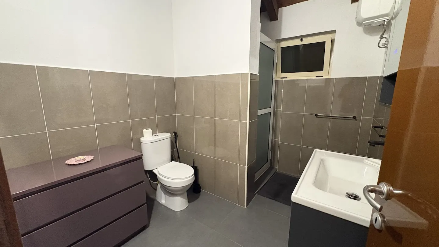Casa Rosa — Full bathroom