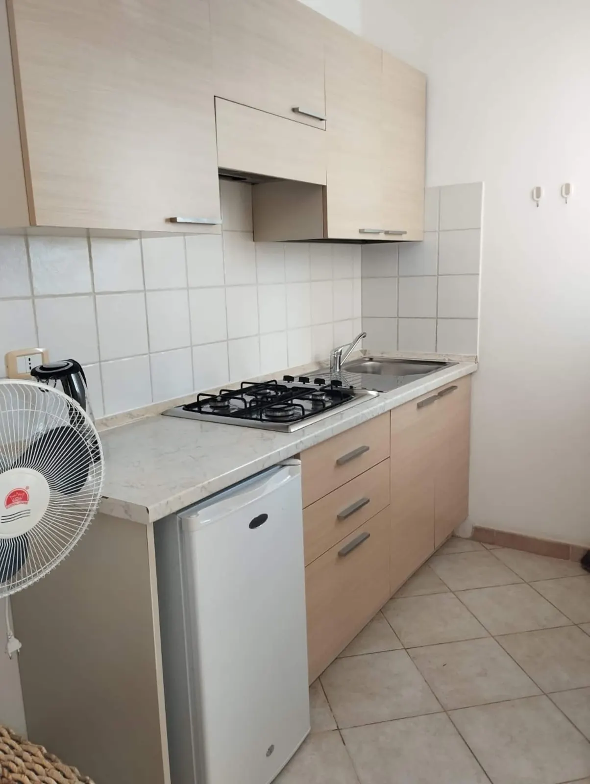 Holiday Properties Sea View Apartment — Full kitchen