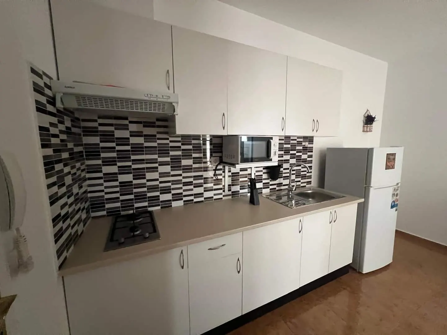 Franmay 9: One-bedroom Penthouse with terrace — Full kitchen