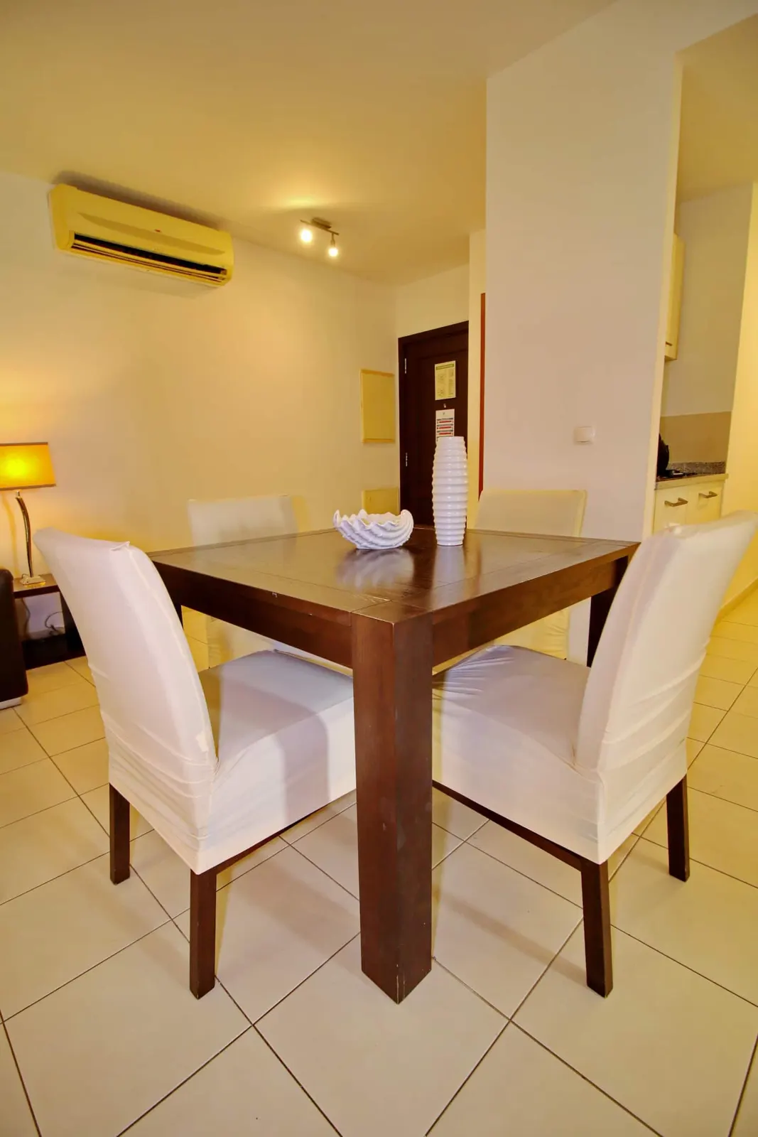 Ground Floor Apartment@MeliaTortuga Resort S.Maria — Dining area