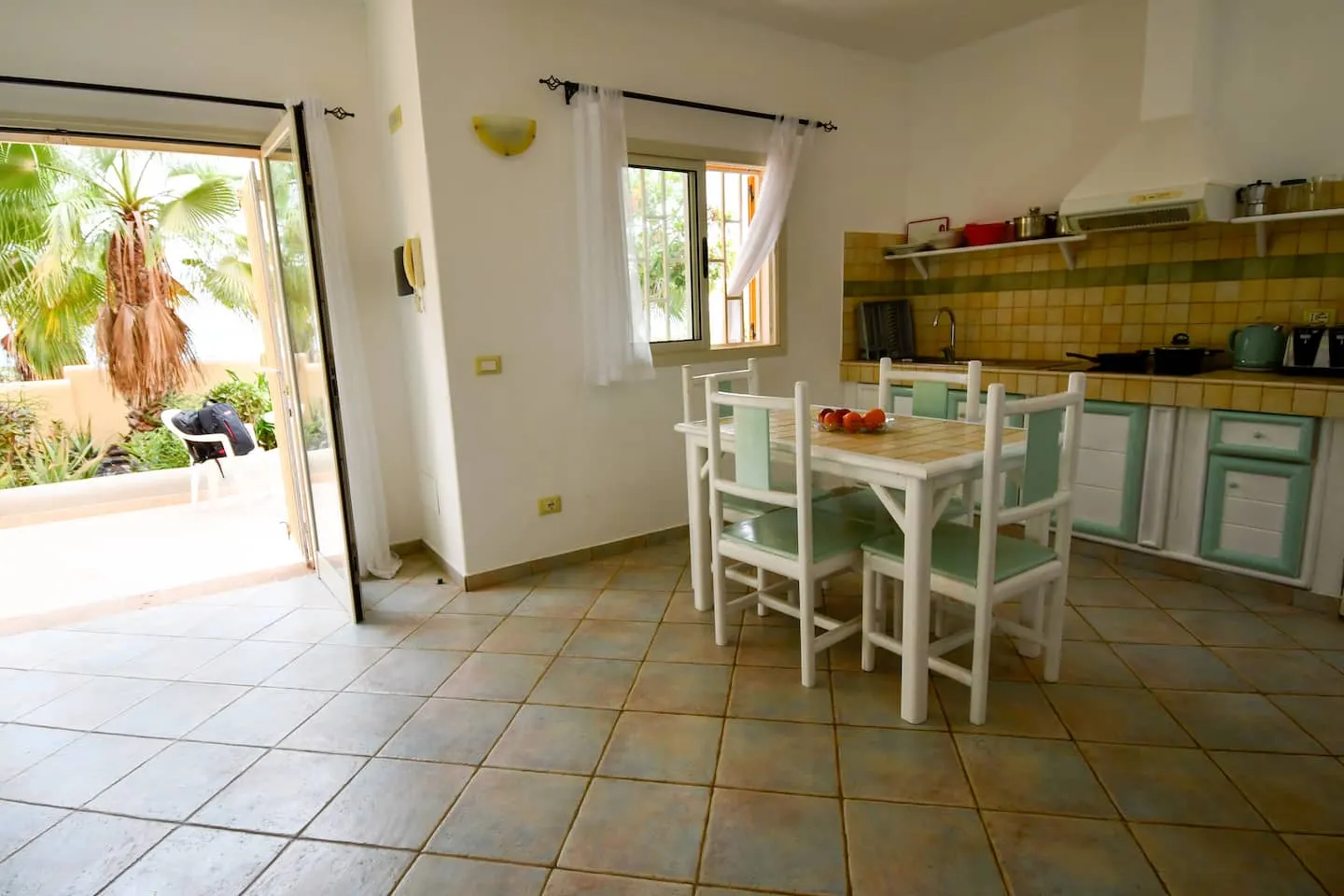 Ocean View Apartment — Dining area