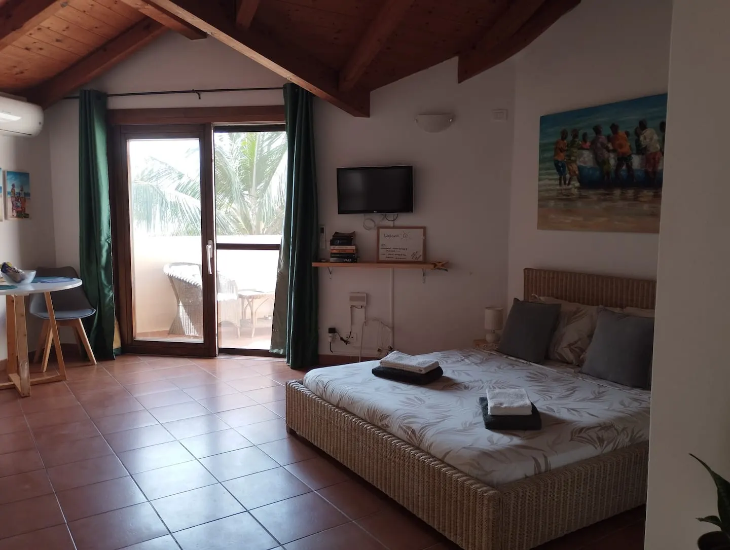 Felicity62 - Cozy studio in residence with pool — Bedroom area