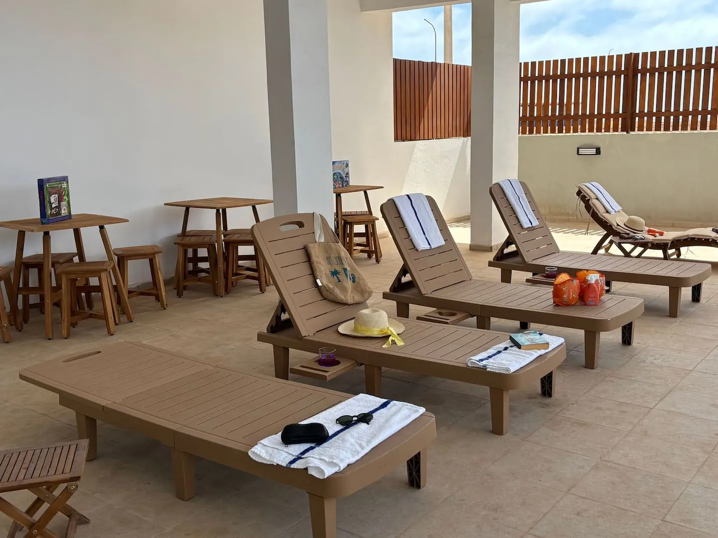 JoLi Beach House - Charming Third Floor T1 Center — photo 31