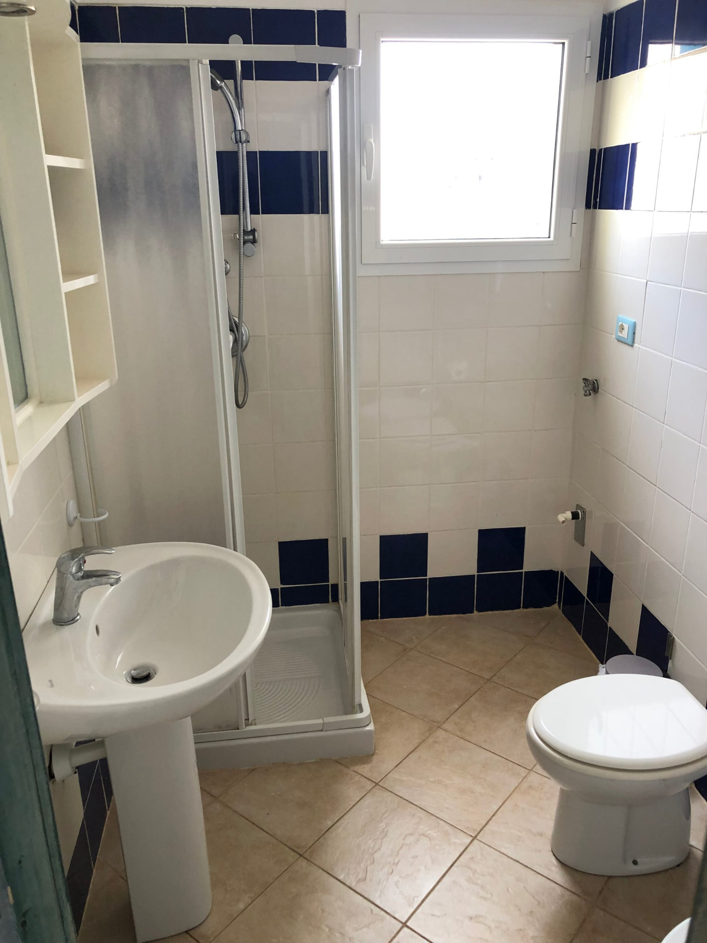 São Vicente — bathroom with shower