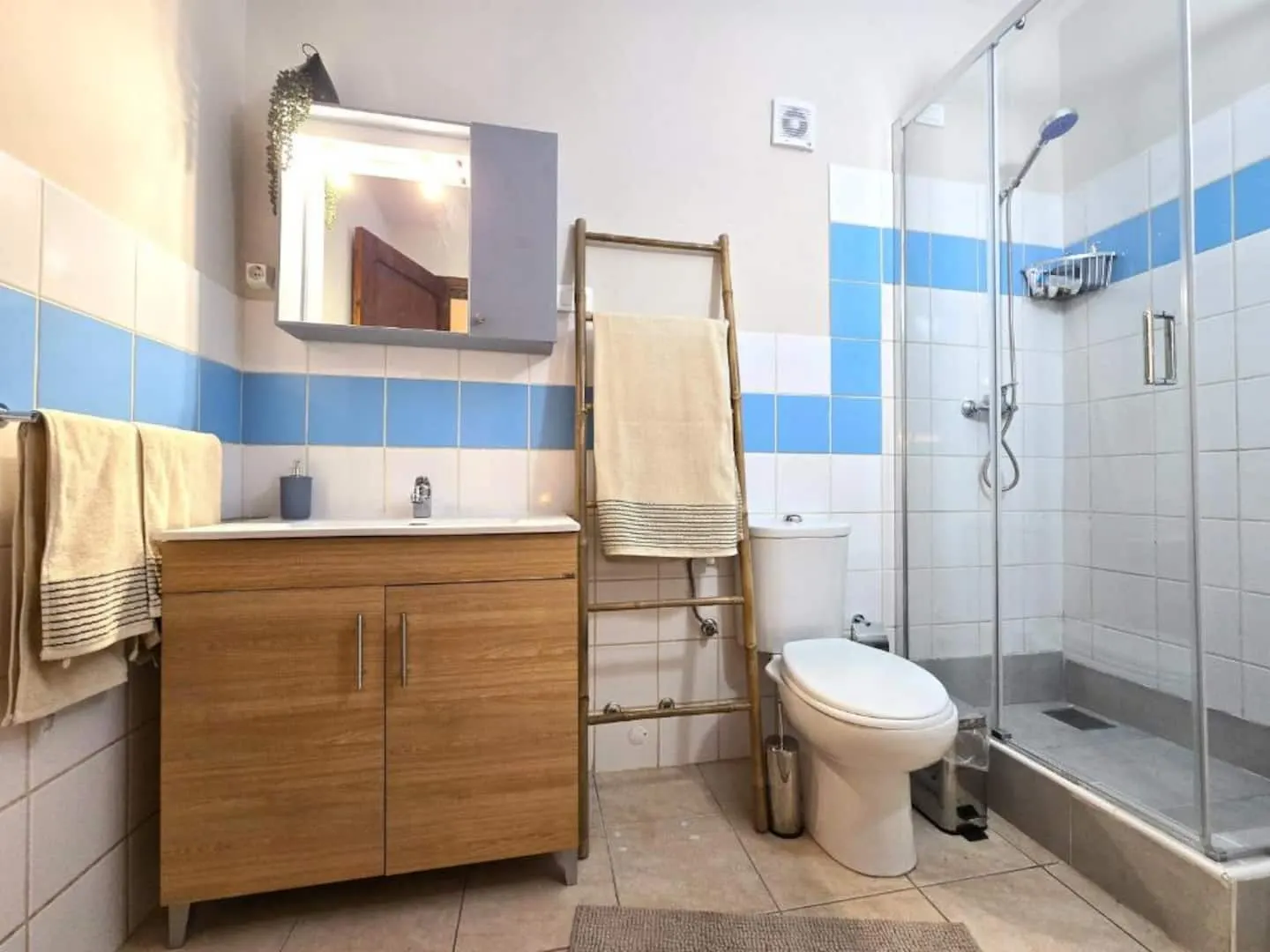Paraiso Tropical, Central and Beach — Full bathroom