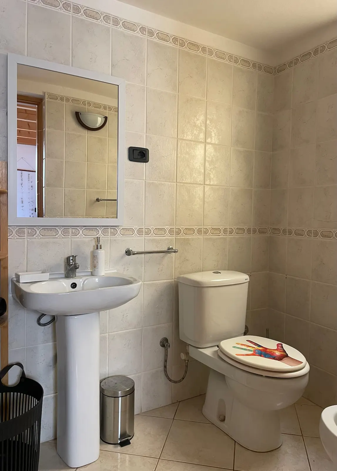 Casetta Alida | Bright Central Loft A/C & Starlink — Full bathroom