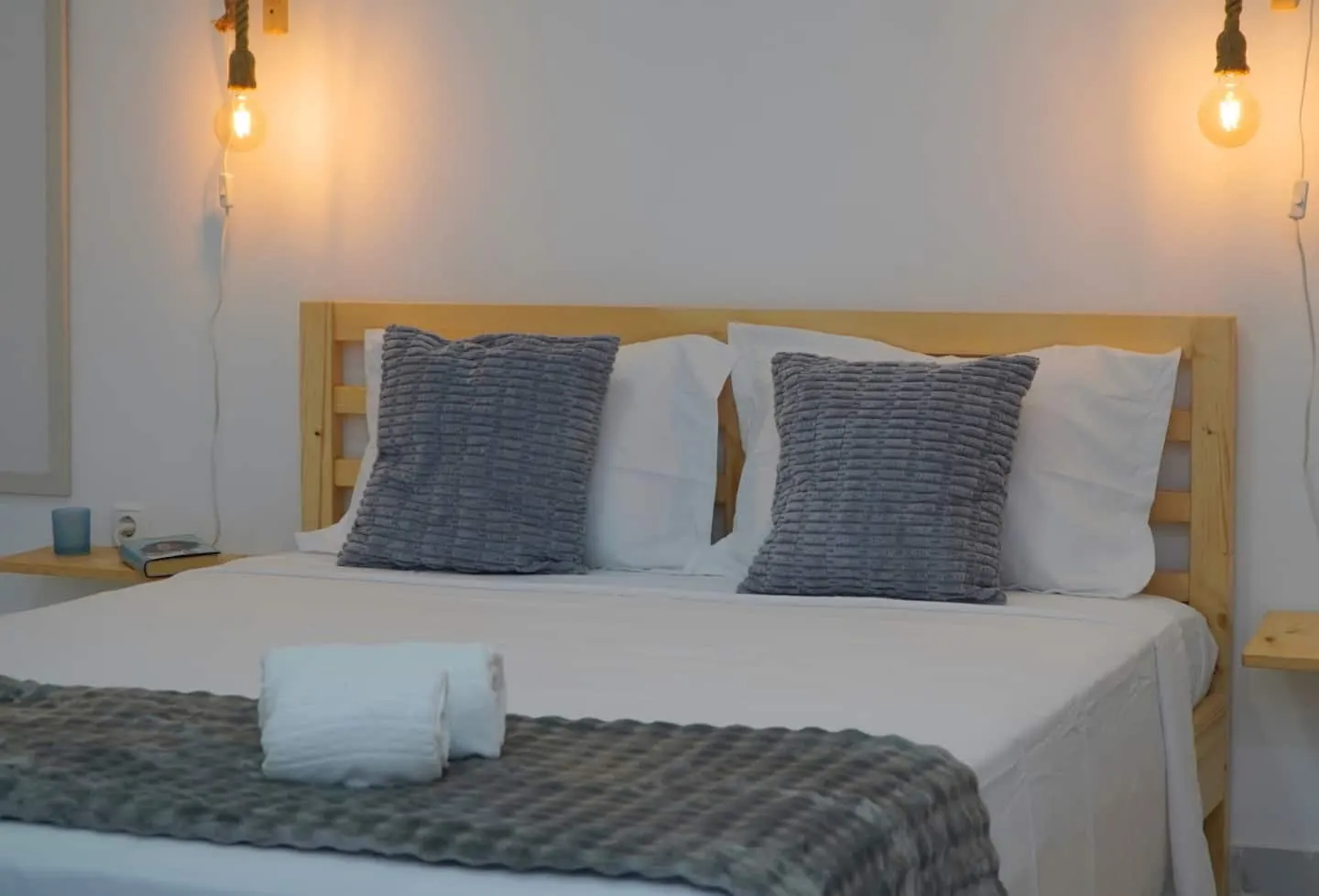 Comfortable T1 400m from the beach | Fast Wi-Fi — Bedroom