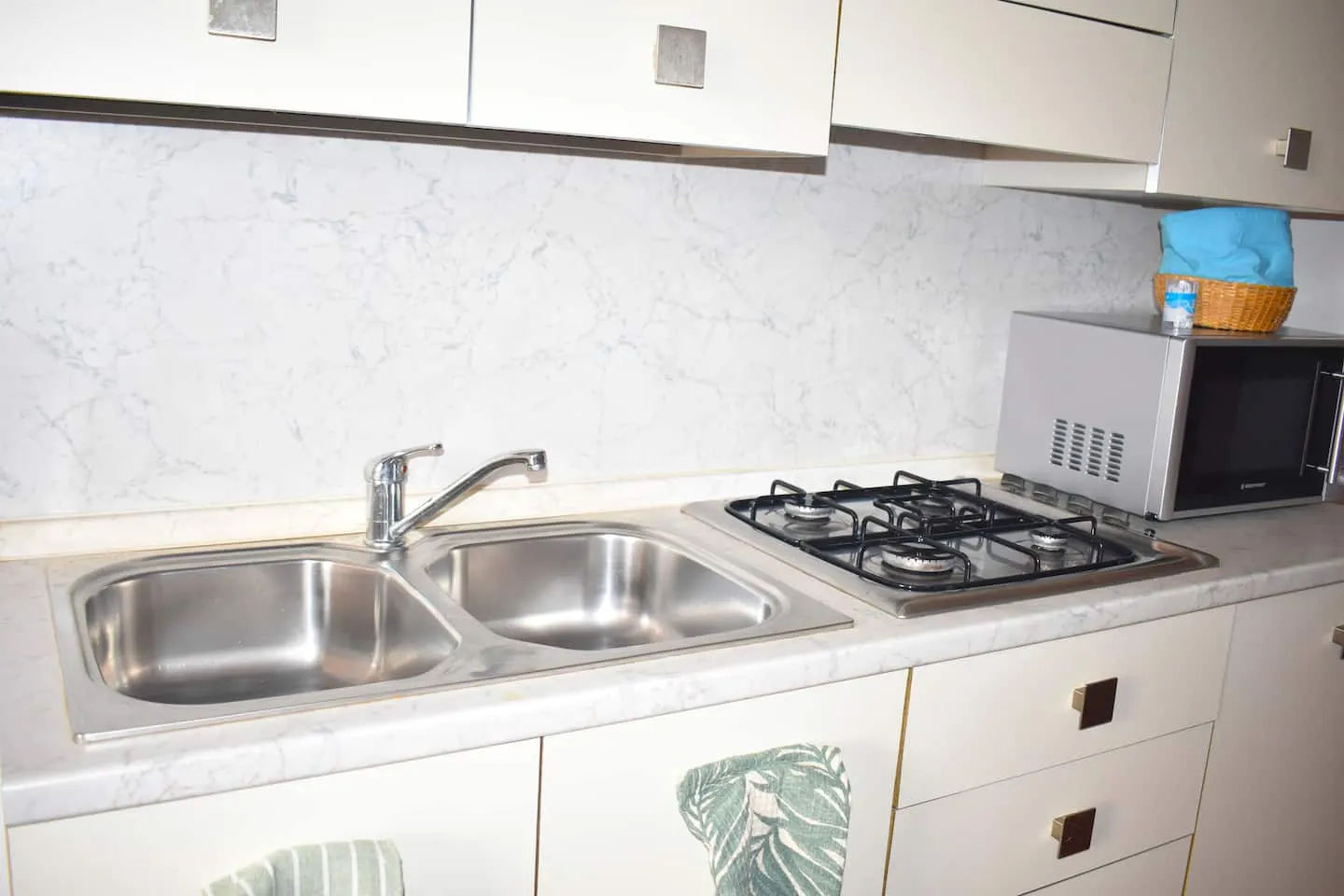Porto Antigo 2 Studio - Balcony - OCEAN VIEW — Kitchenette