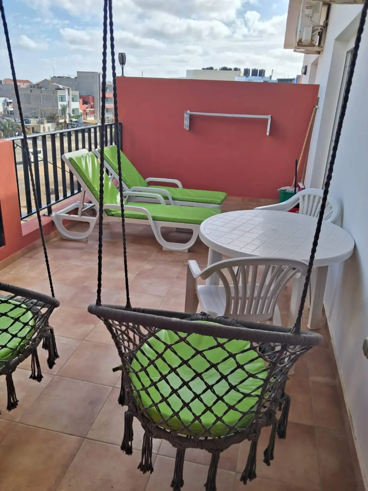 Franmay 9: One-bedroom Penthouse with terrace — Balcony