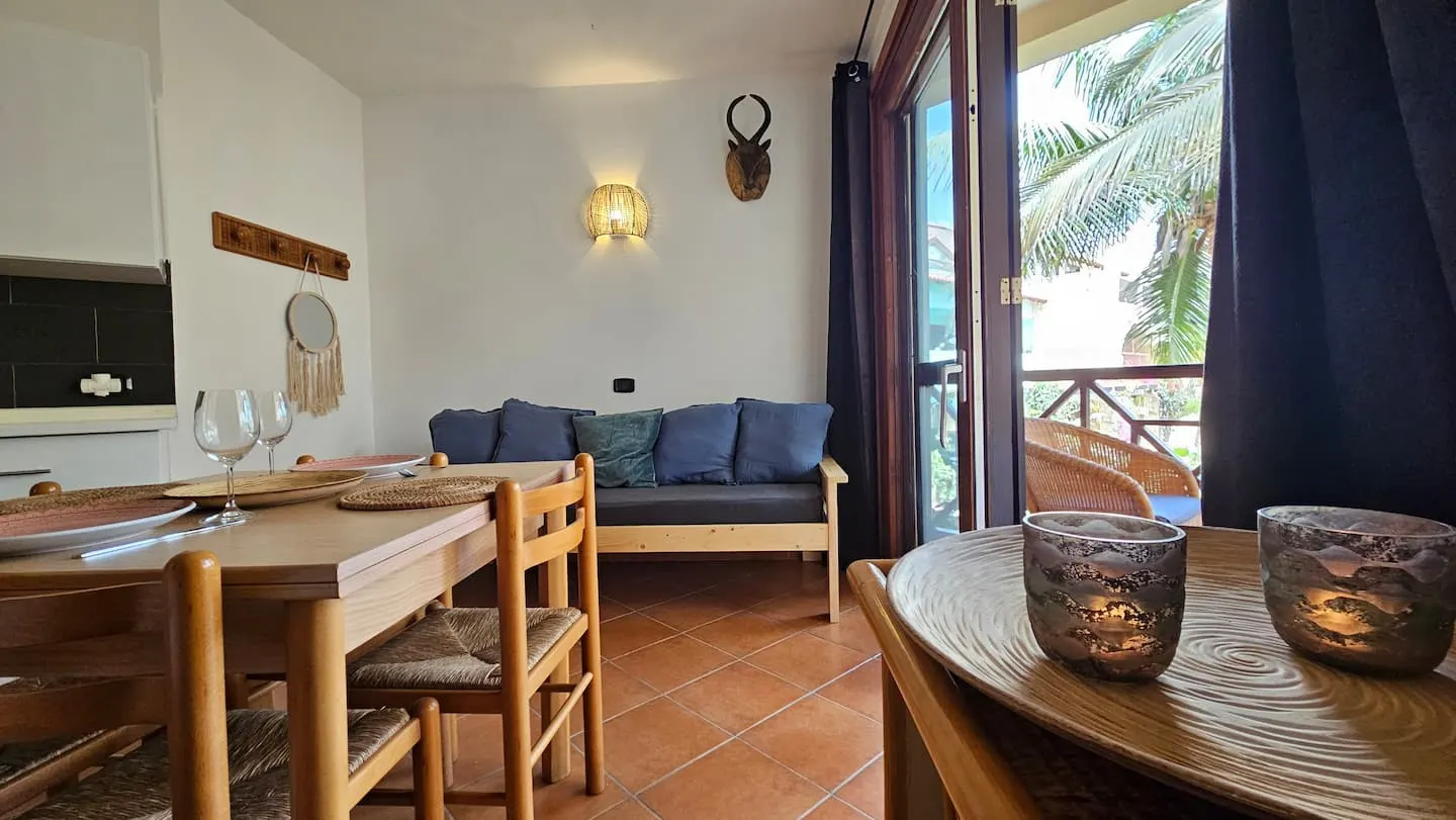 Lovely Studio in Porto Antigo 2, Pool, Wifi 1.Line — Dining area