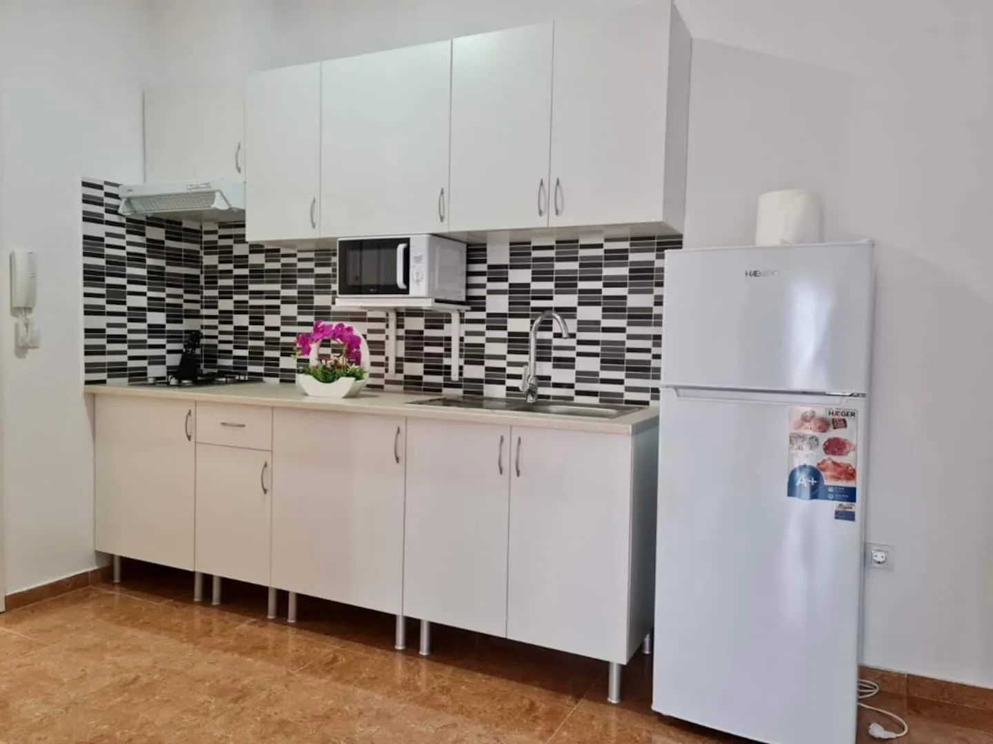 Franmay 9: One-bedroom Penthouse with terrace — Full kitchen