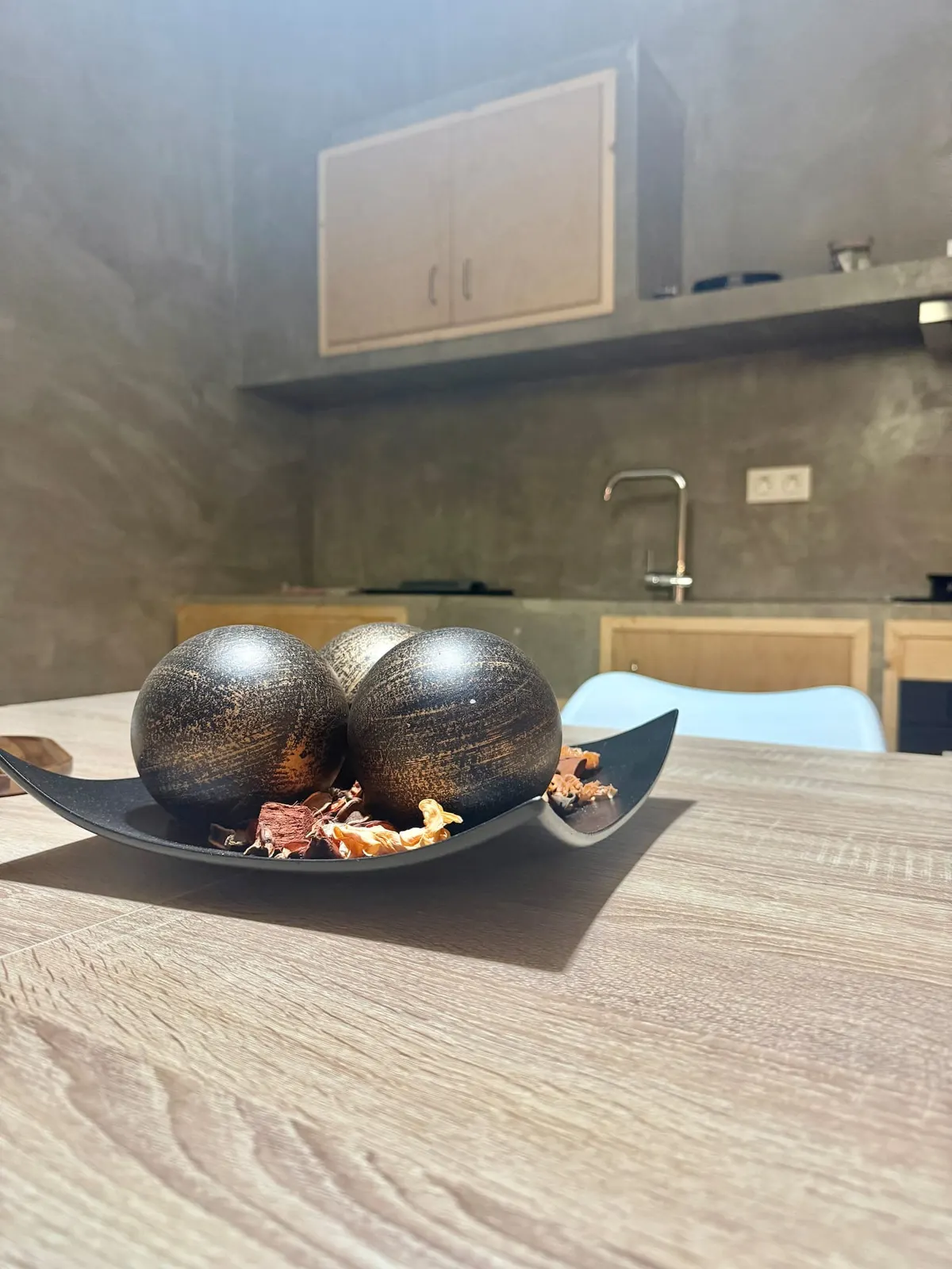 Rosalía, Our soul in every corner — Full kitchen