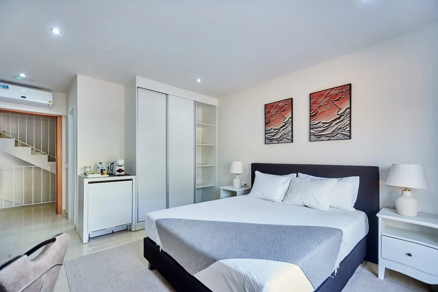 Cam's Suites 101 — Bedroom