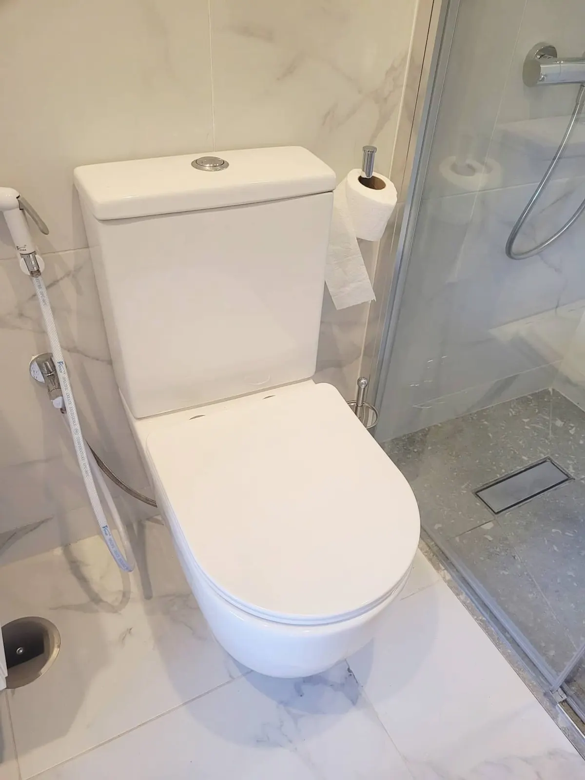 Luxury Lux • Rooftop pool • 15 meters from beach — Full bathroom