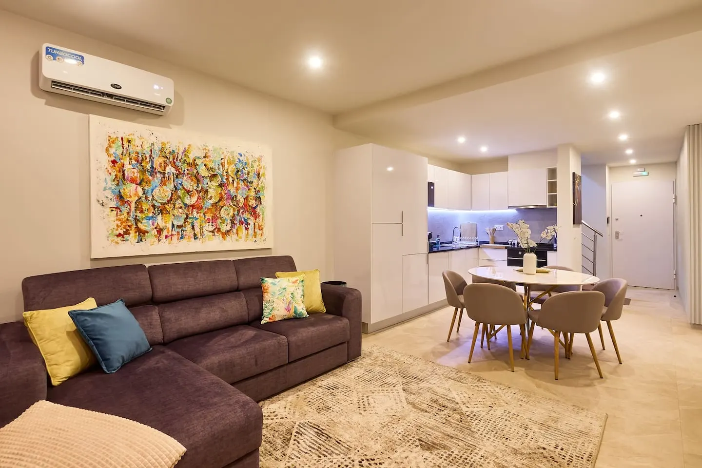 Luxurious apartment with wonderful views! — Living room