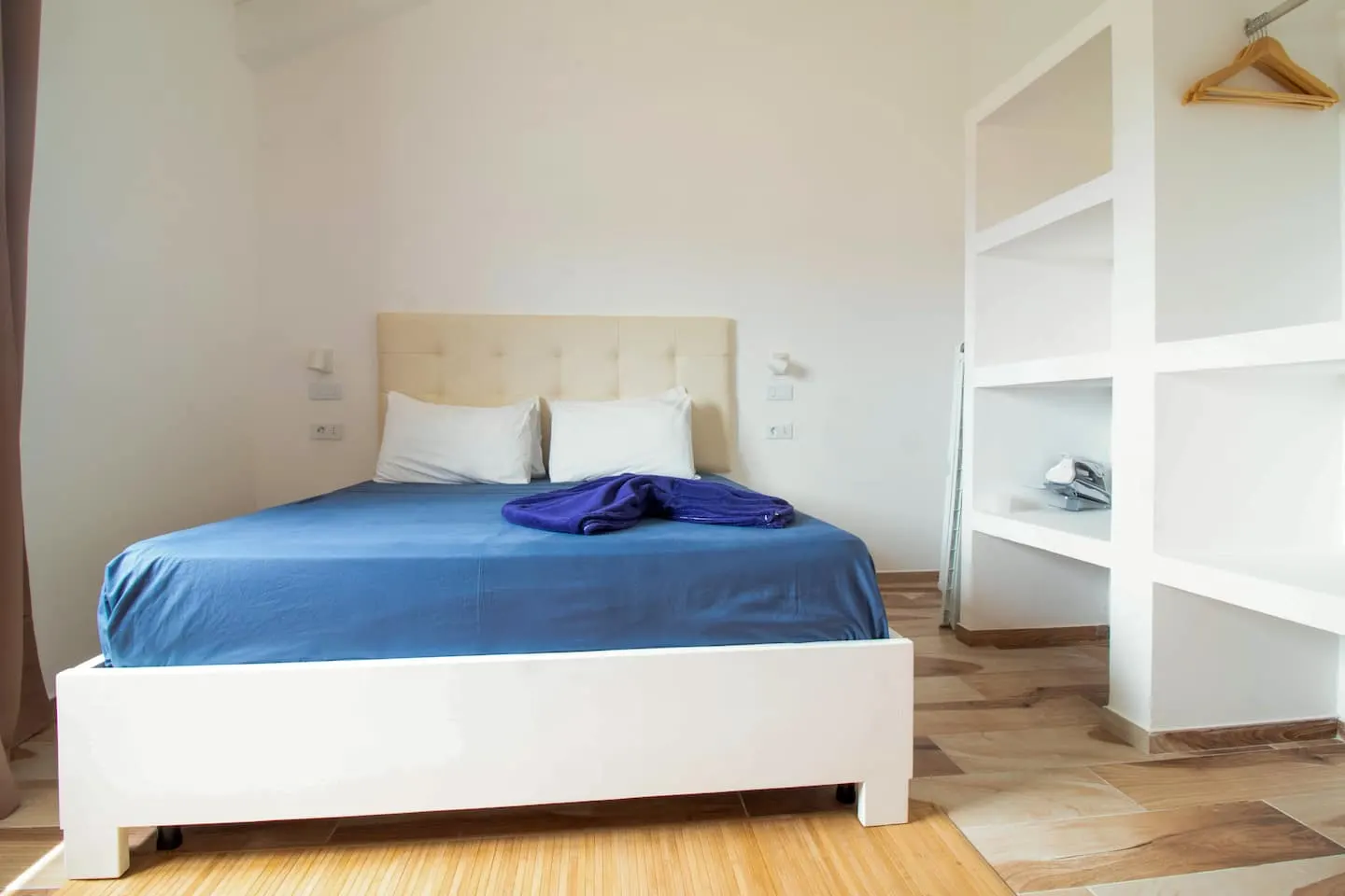 Oceanfront in Centre — Bedroom