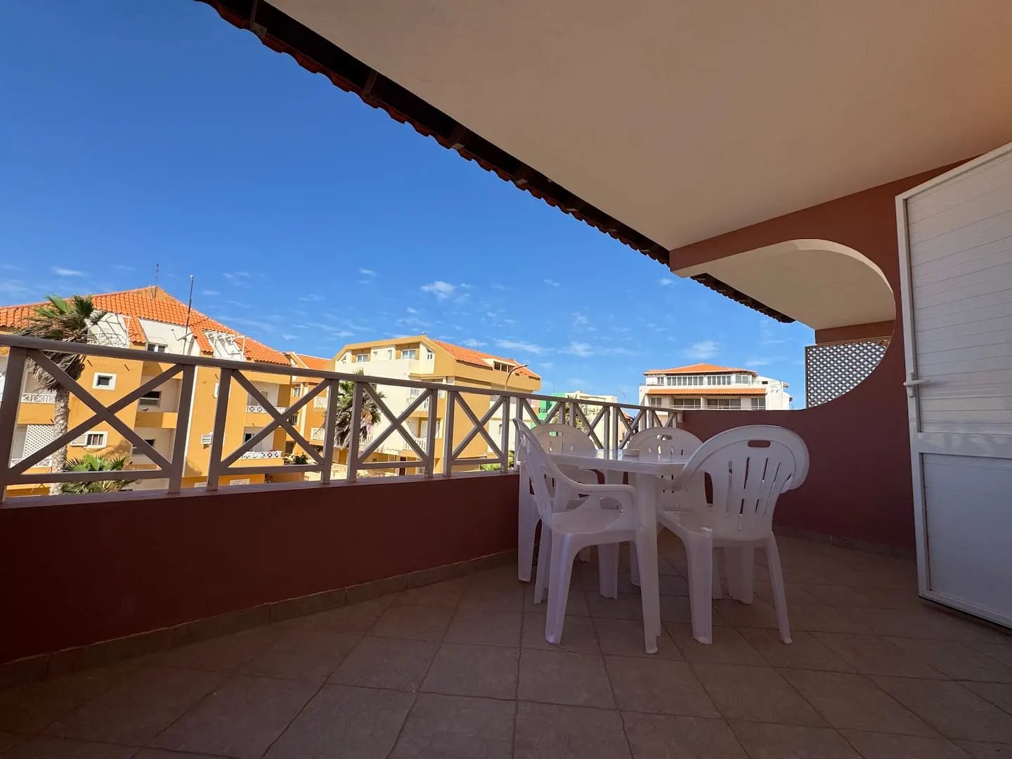 Holiday Properties Prestige2 (Wifi) — Balcony