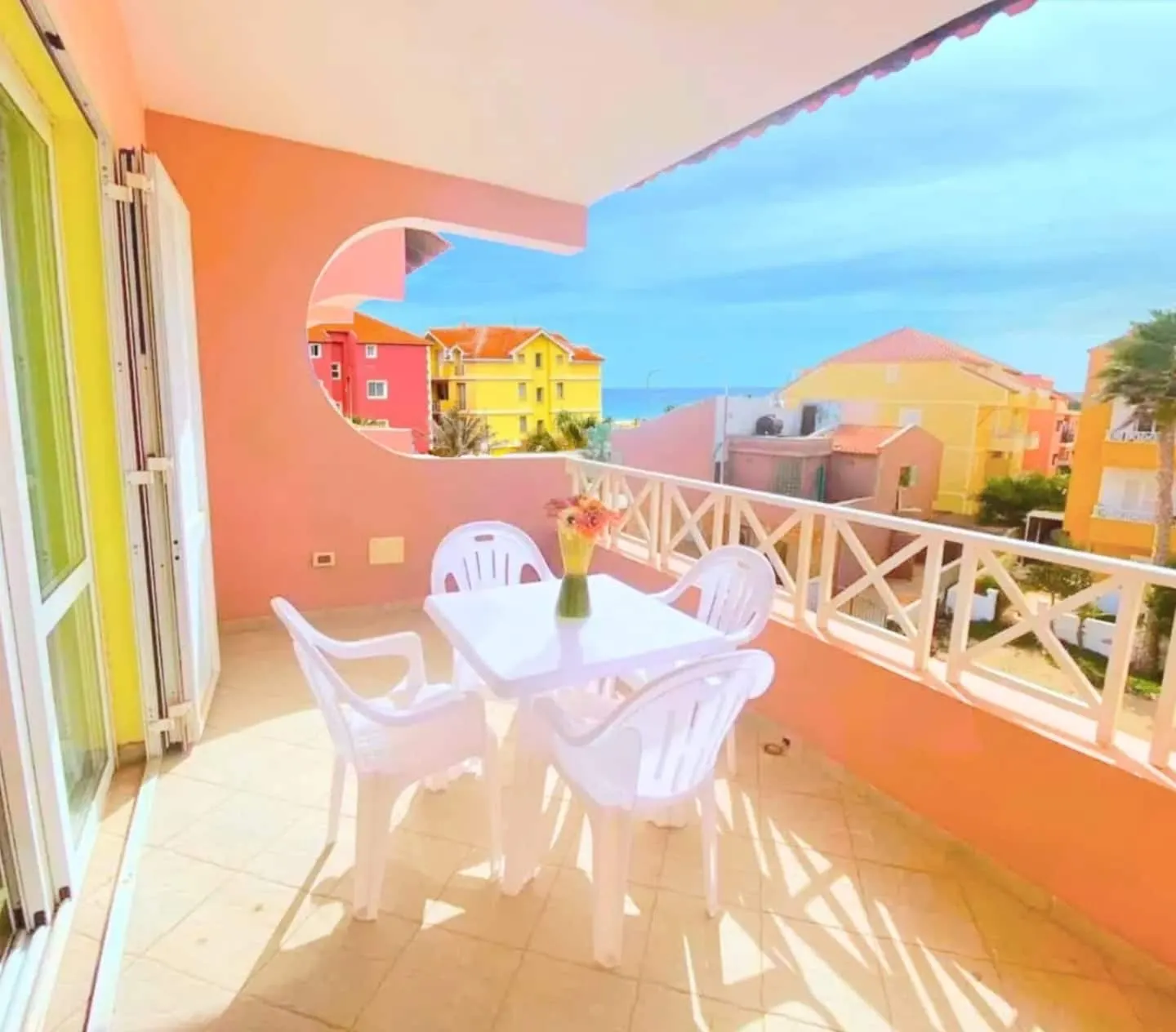 Holiday Properties Prestige2 (Wifi) — Balcony