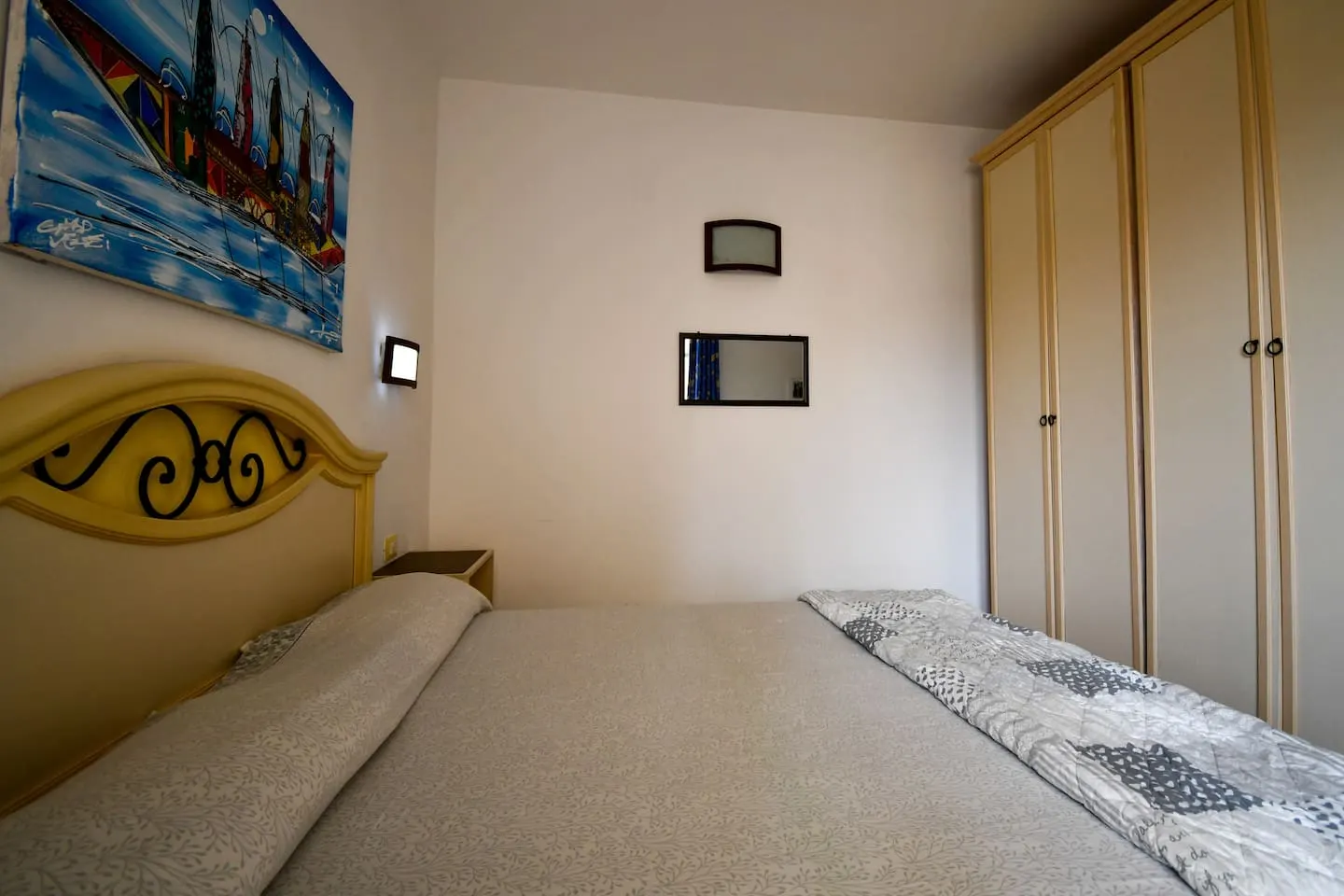Bright and sunny central city apartment — Bedroom