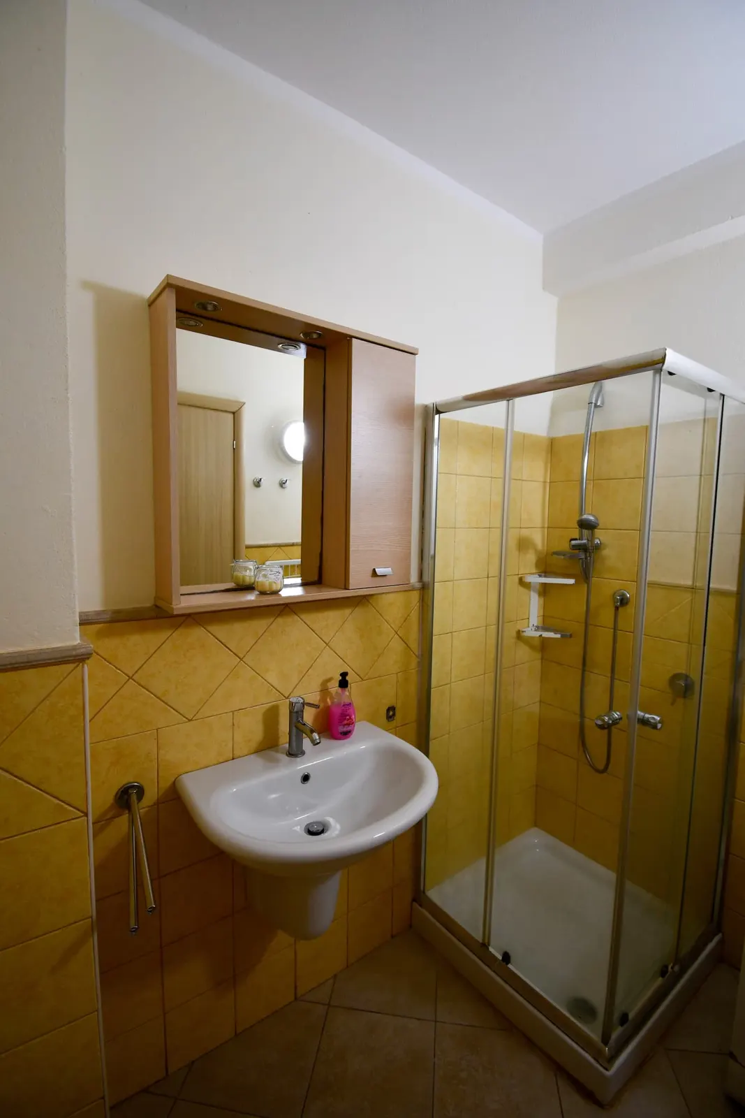 Cozy, sunny and central coconut apartment — Full bathroom
