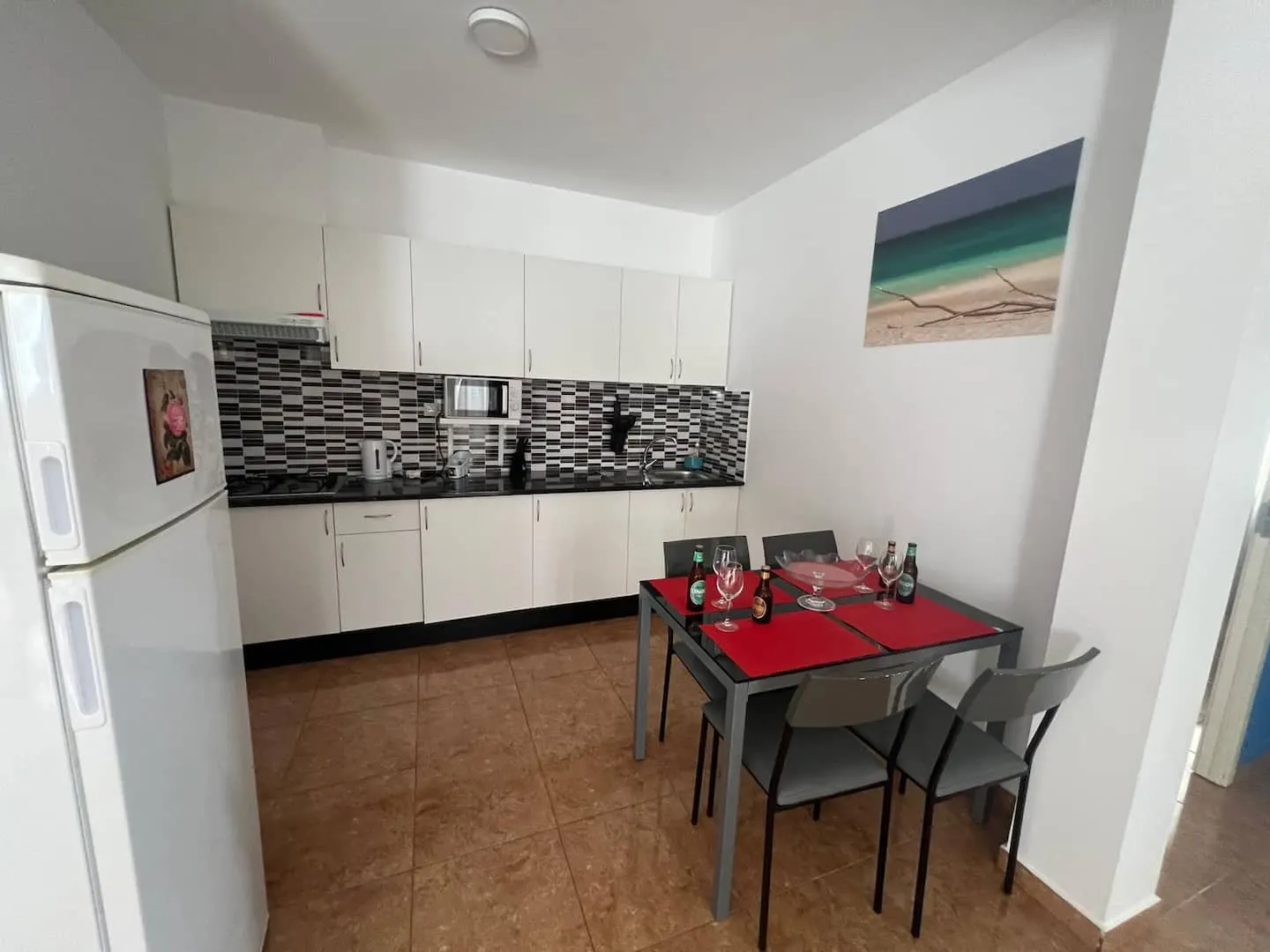 Franmay 4: Two-Bedroom Apartment with Terrace — Dining area