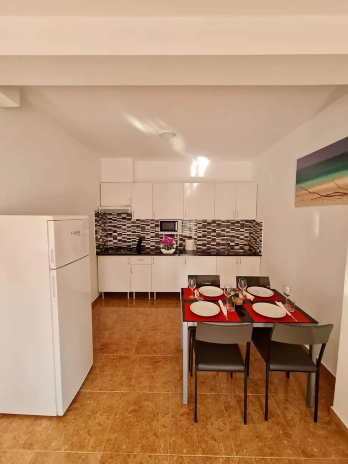 Franmay 4: Two-Bedroom Apartment with Terrace — Full kitchen